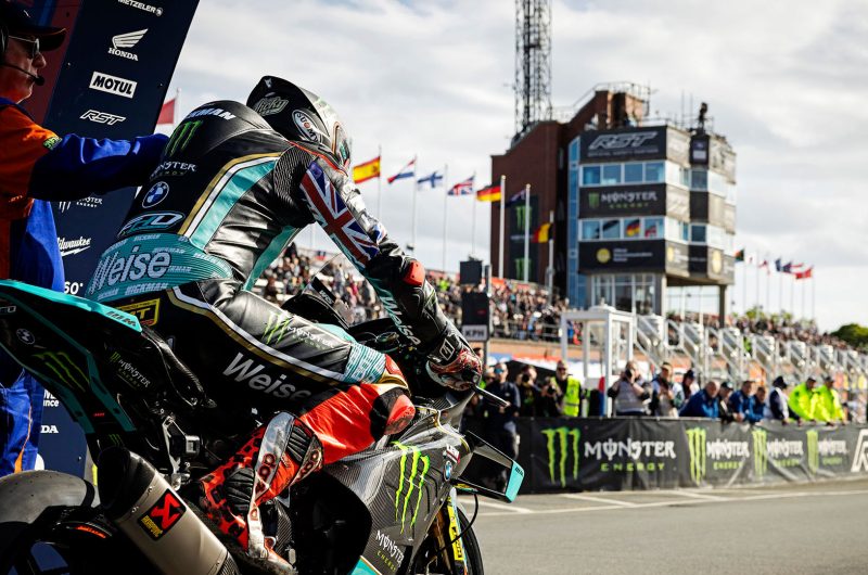 tt-2024---startline---peter-hickman---superbike---m7a2308_54318985011_o